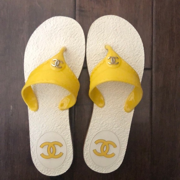 chanel plastic flip flops